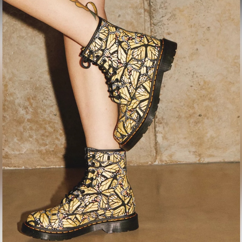 1460 Women’s Butterfly Print Suede Lace Up Boots
